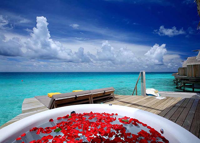 Centara Ras Fushi Maldives Package