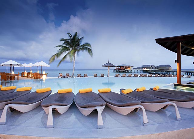 Centara Ras Fushi Maldives Package