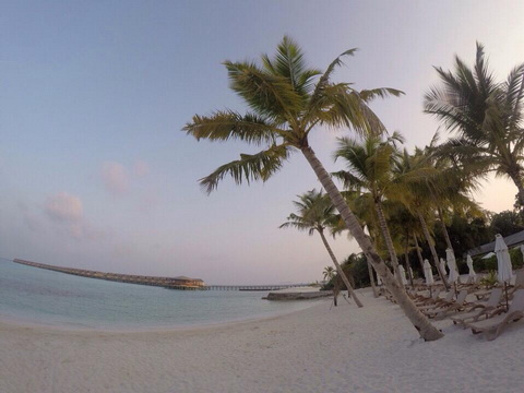 Centara Ras Fushi package tour